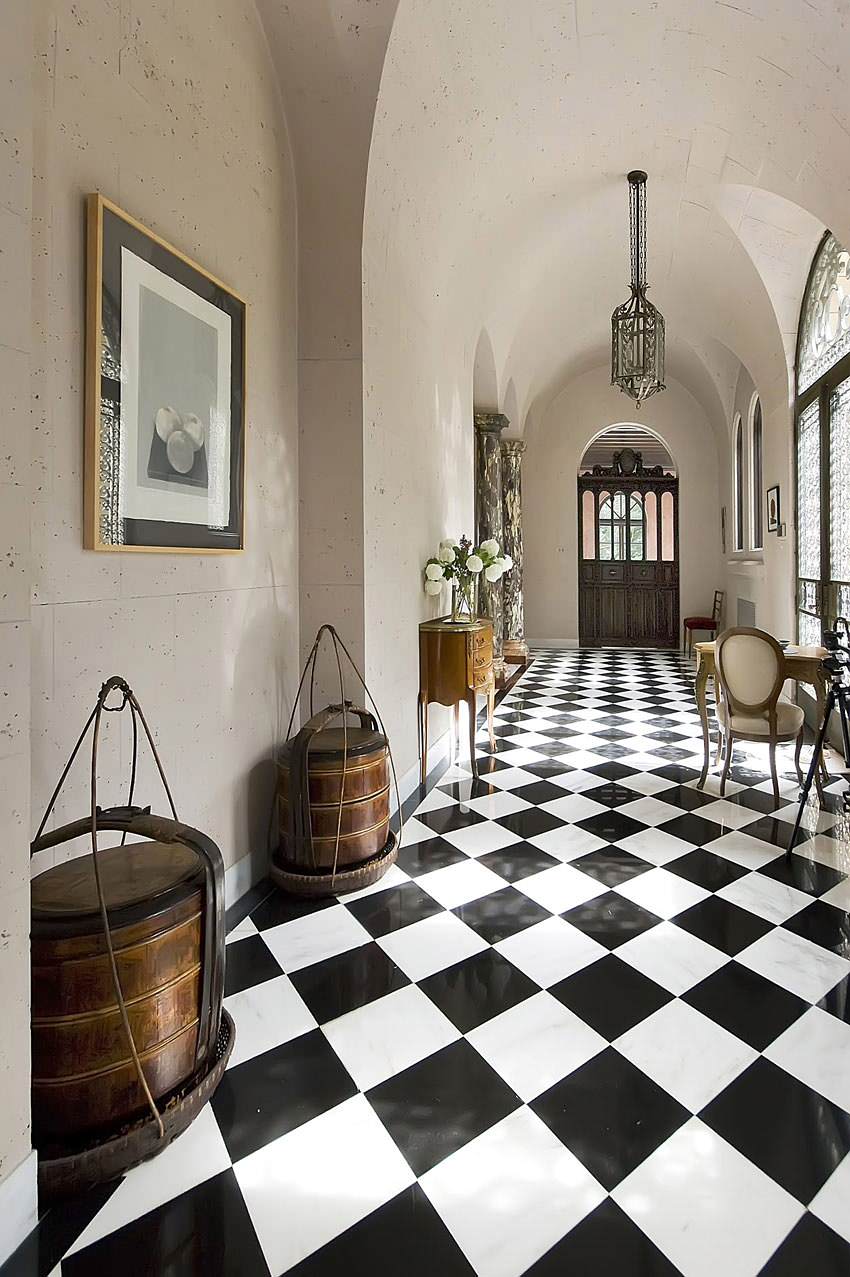 checkerboard flooring